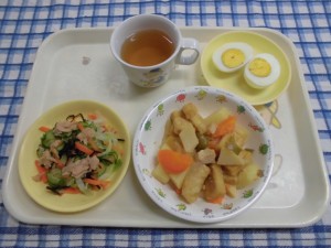 凍り豆腐のオランダ煮・ツナと昆布のあえもの ≪おやつ≫　麦茶・ゆで卵